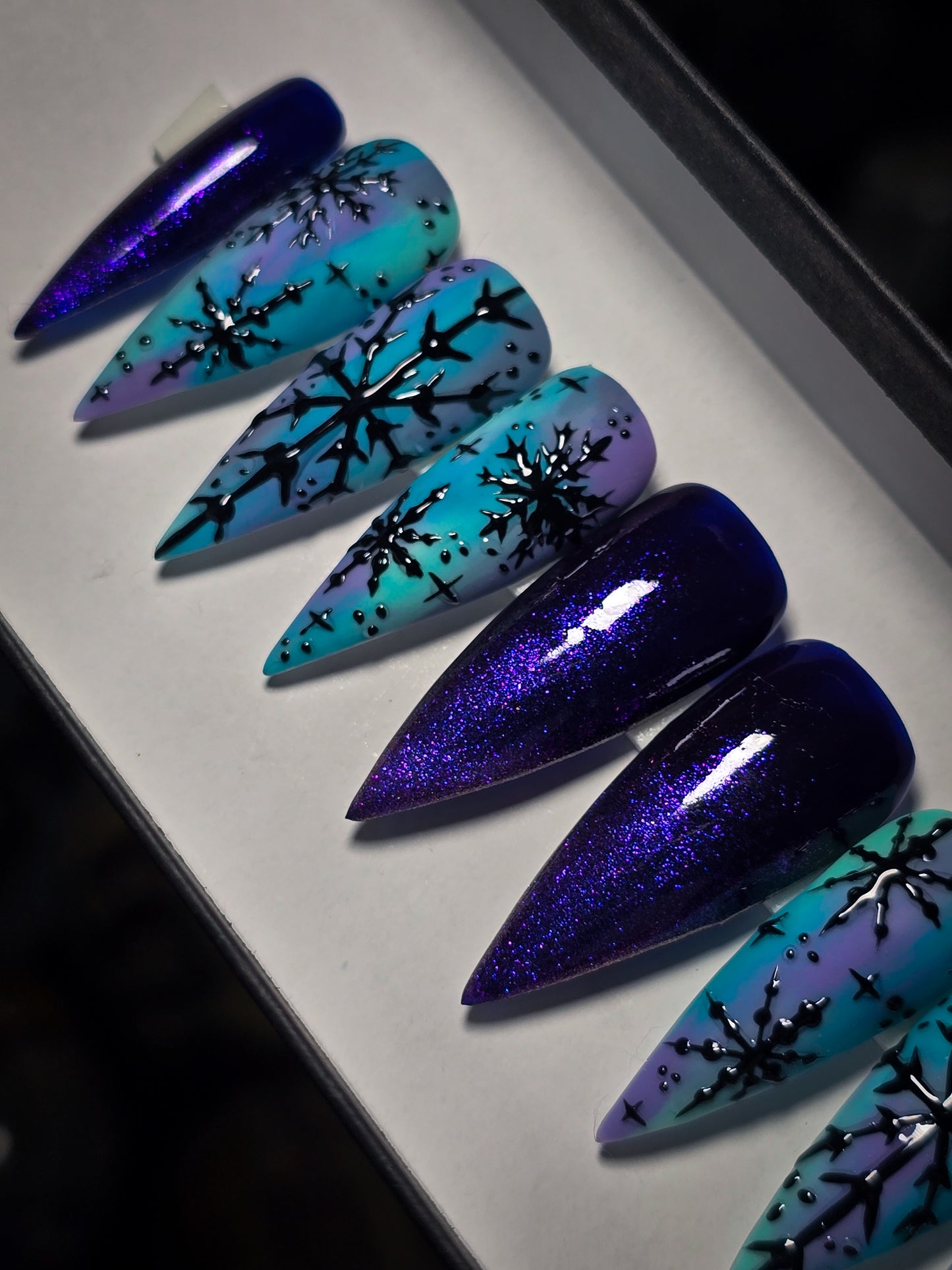 Mystic Winter (Glow in the dark) Press on Nail set