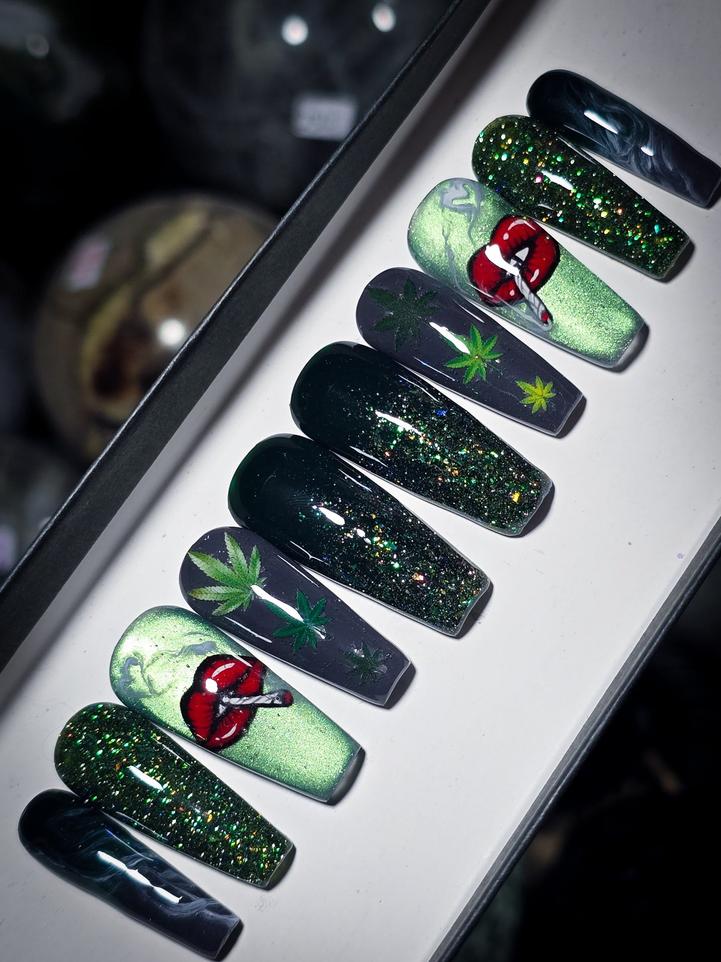 High Vibrations Press on Nail Set (Thermal Reactive)