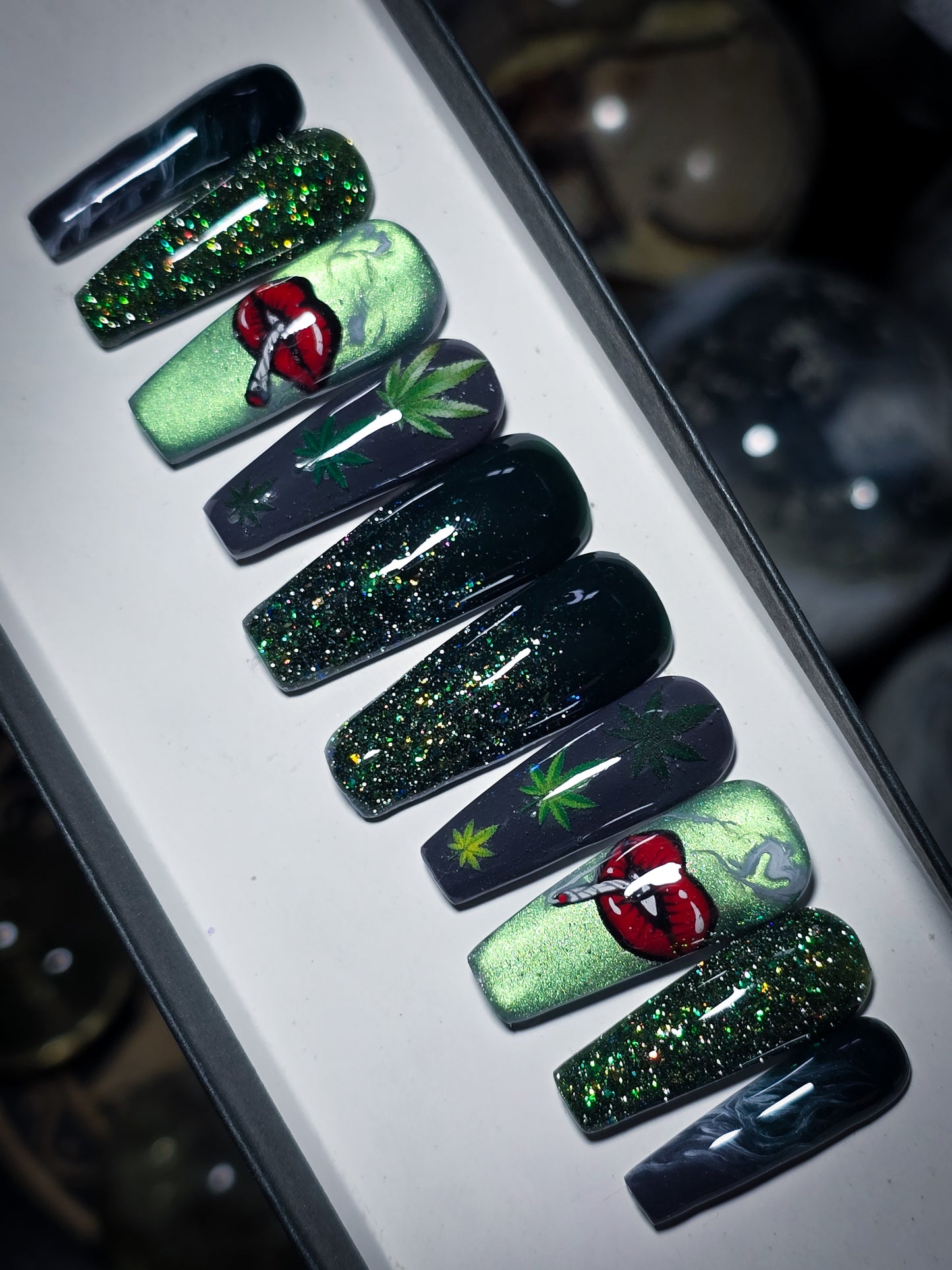 High Vibrations Press on Nail Set (Thermal Reactive)