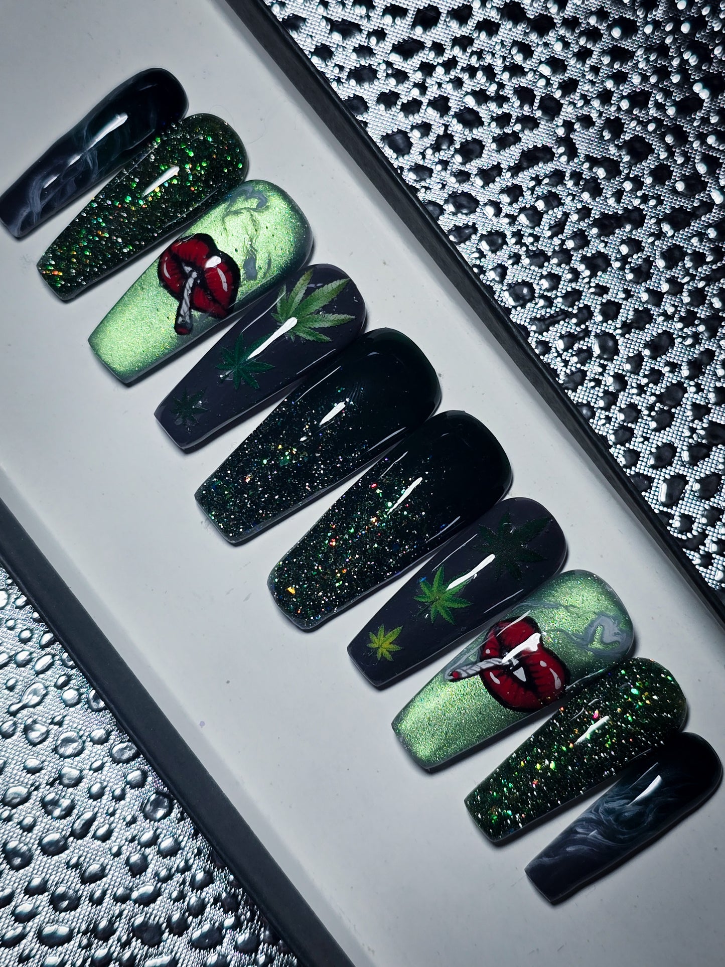 High Vibrations Press on Nail Set (Thermal Reactive)
