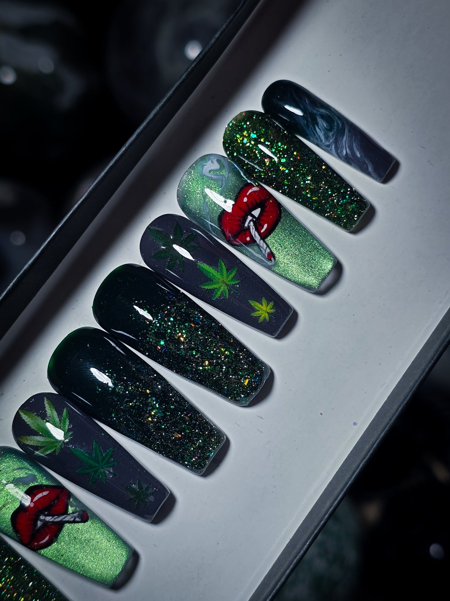 High Vibrations Press on Nail Set (Thermal Reactive)