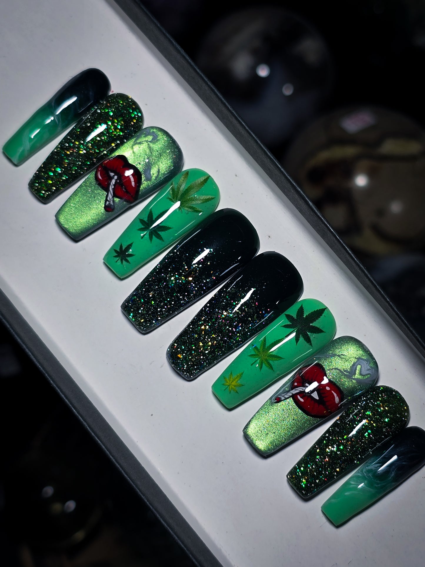 High Vibrations Press on Nail Set (Thermal Reactive)