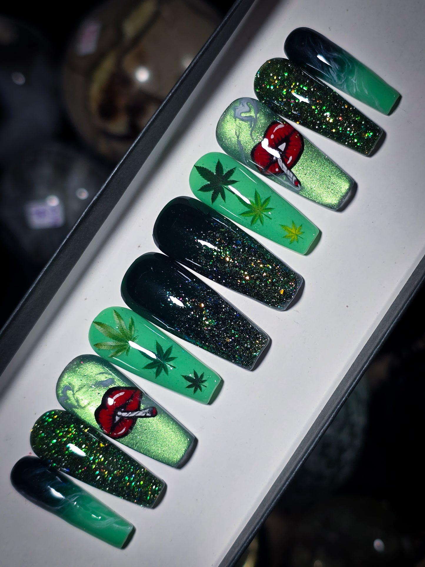 High Vibrations Press on Nail Set (Thermal Reactive)