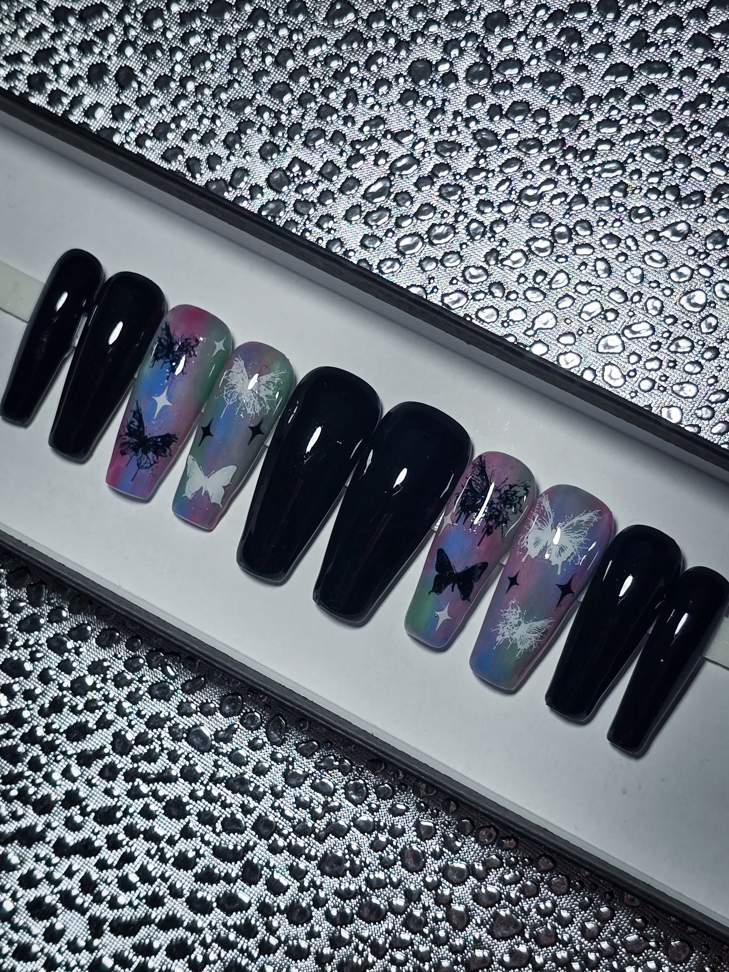Fluttering Magic Press on Nail Set (Glow in the dark and thermal reactive)