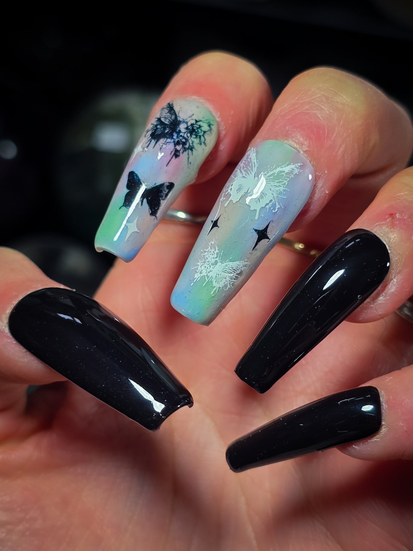 Fluttering Magic Press on Nail Set (Glow in the dark and thermal reactive)