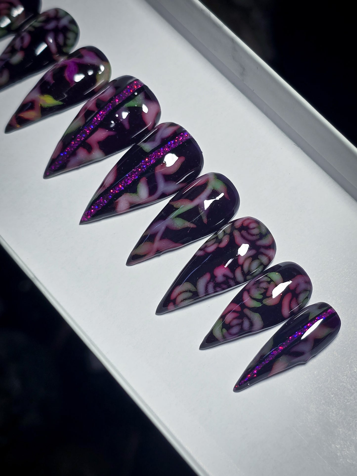 Electric Garden Press on Nail Set