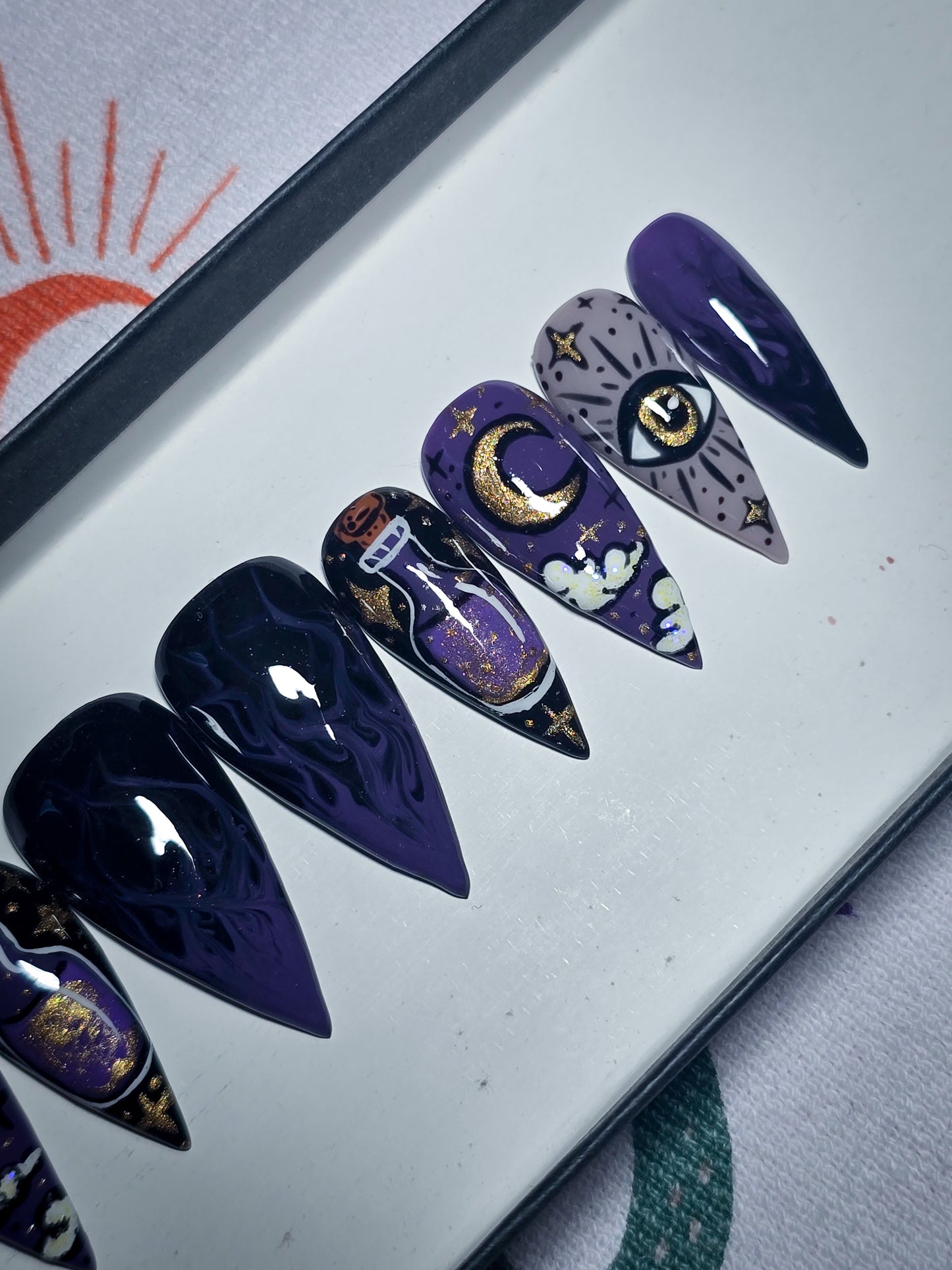 A Pinch of Moonlight press on Nail Set
