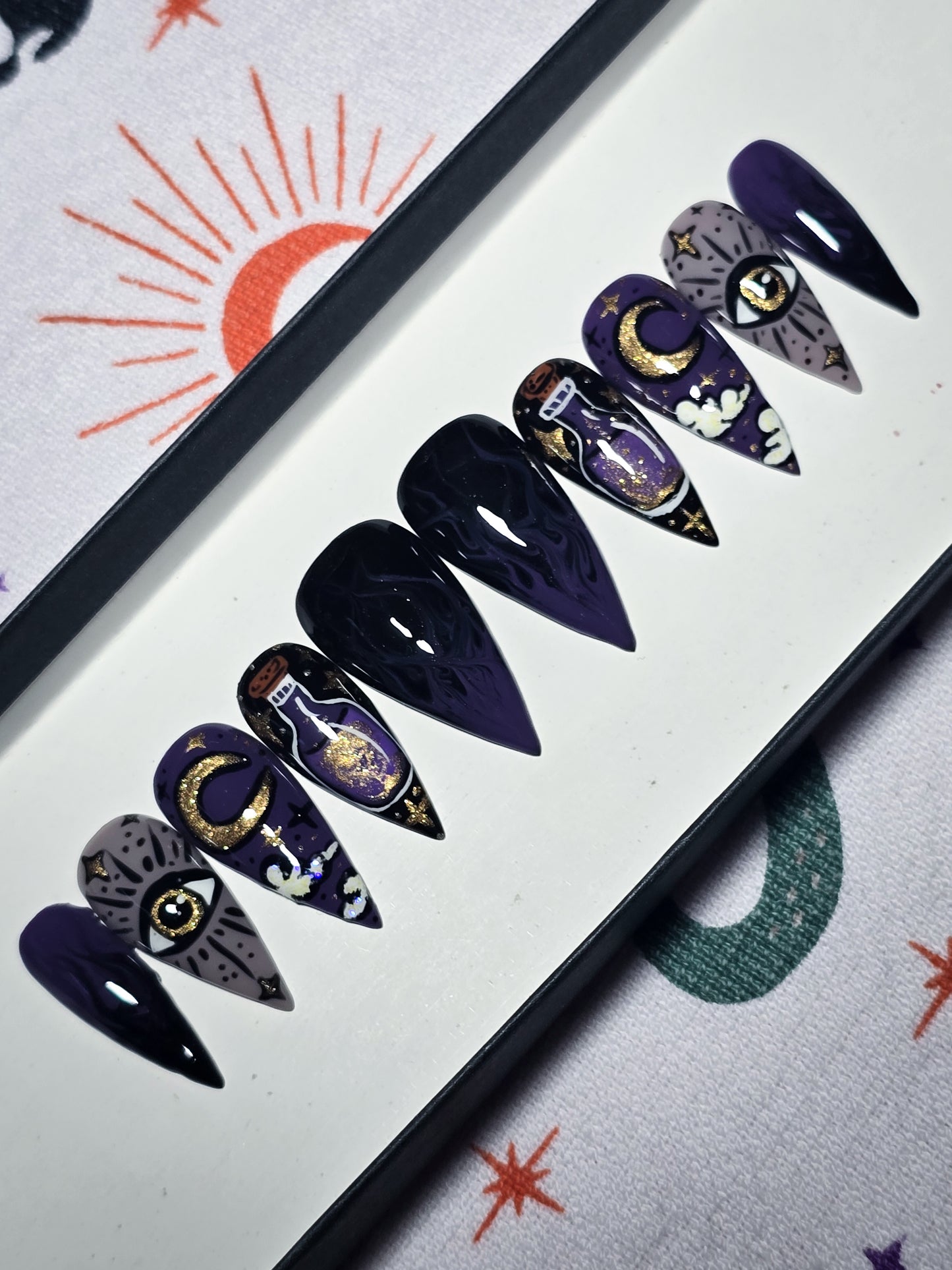 A Pinch of Moonlight press on Nail Set