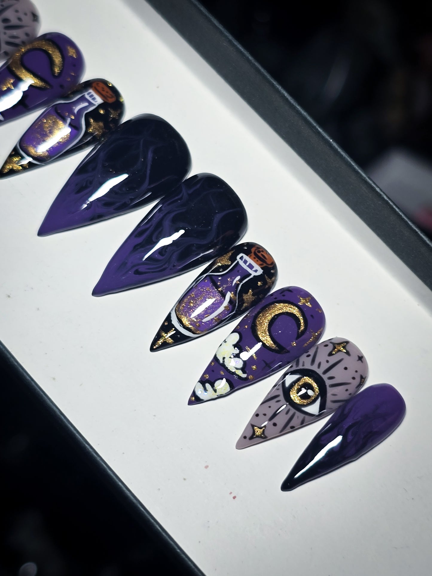 A Pinch of Moonlight press on Nail Set