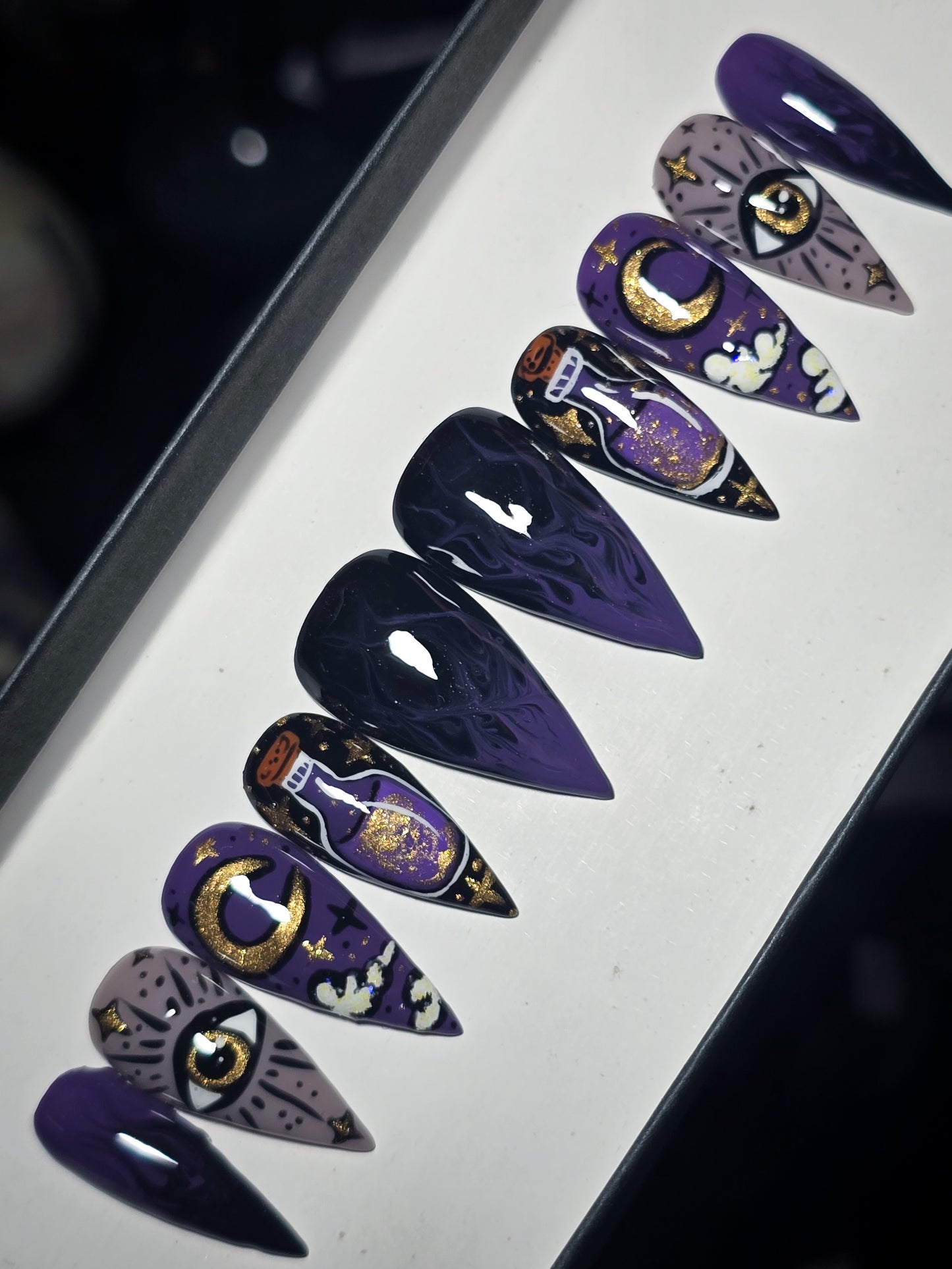 A Pinch of Moonlight press on Nail Set