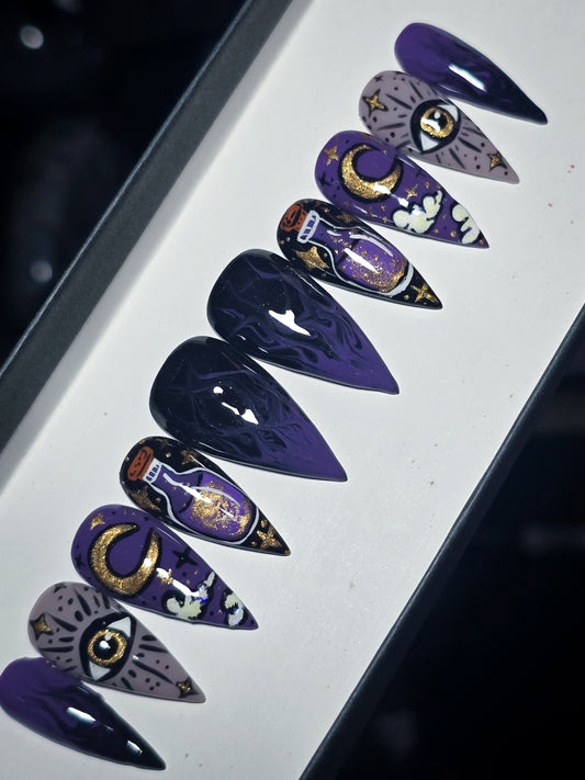 A Pinch of Moonlight press on Nail Set