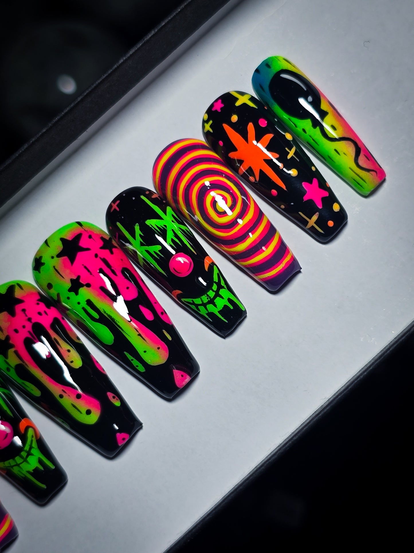 Toxic Circus Press on Nail Set