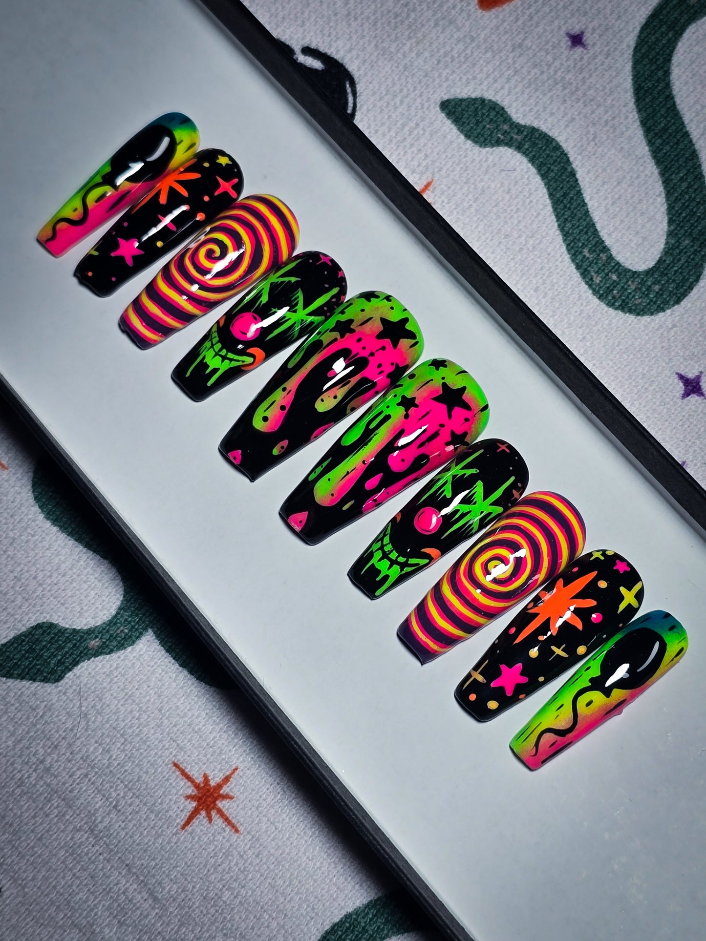 Toxic Circus Press on Nail Set