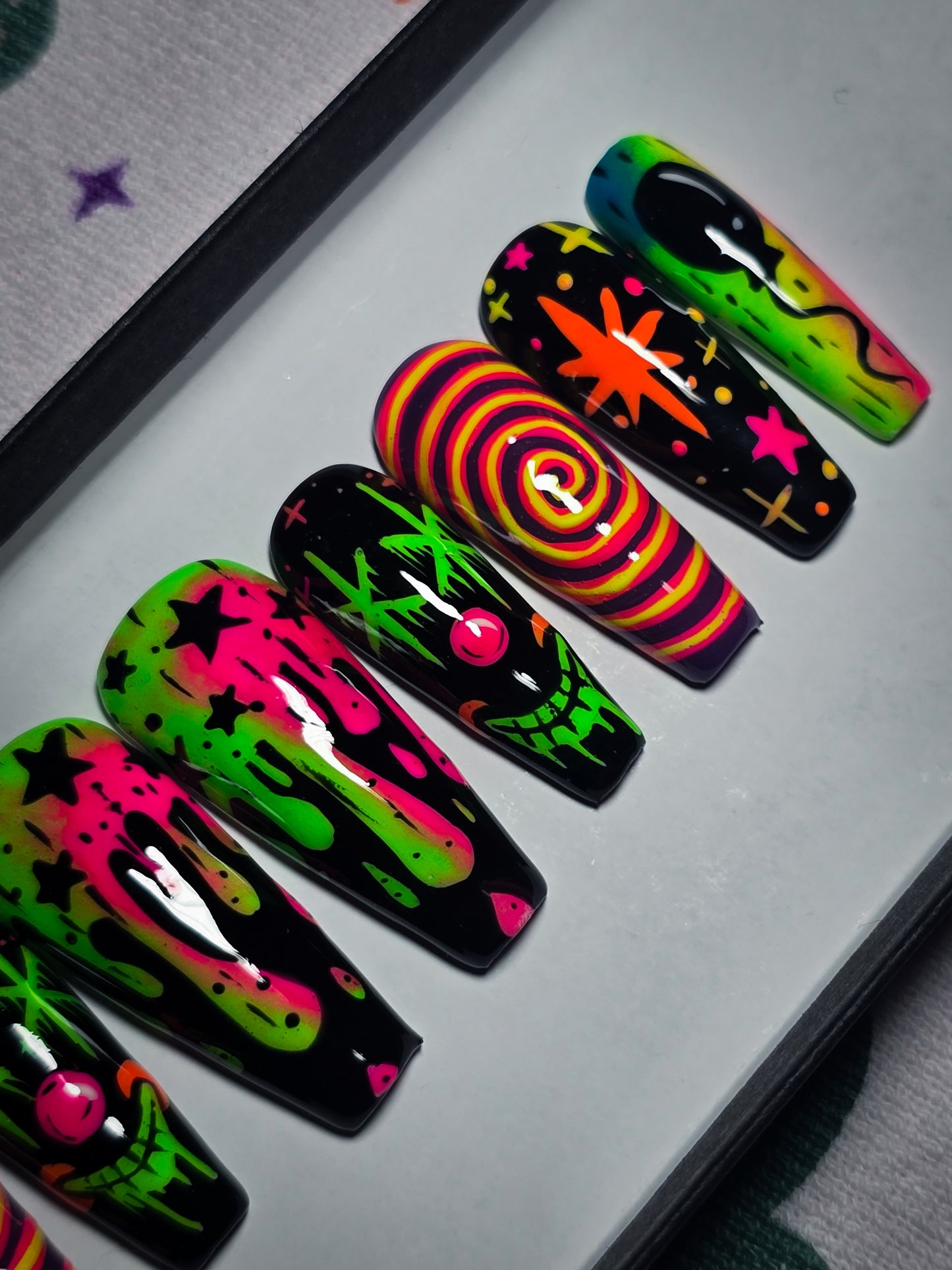 Toxic Circus Press on Nail Set