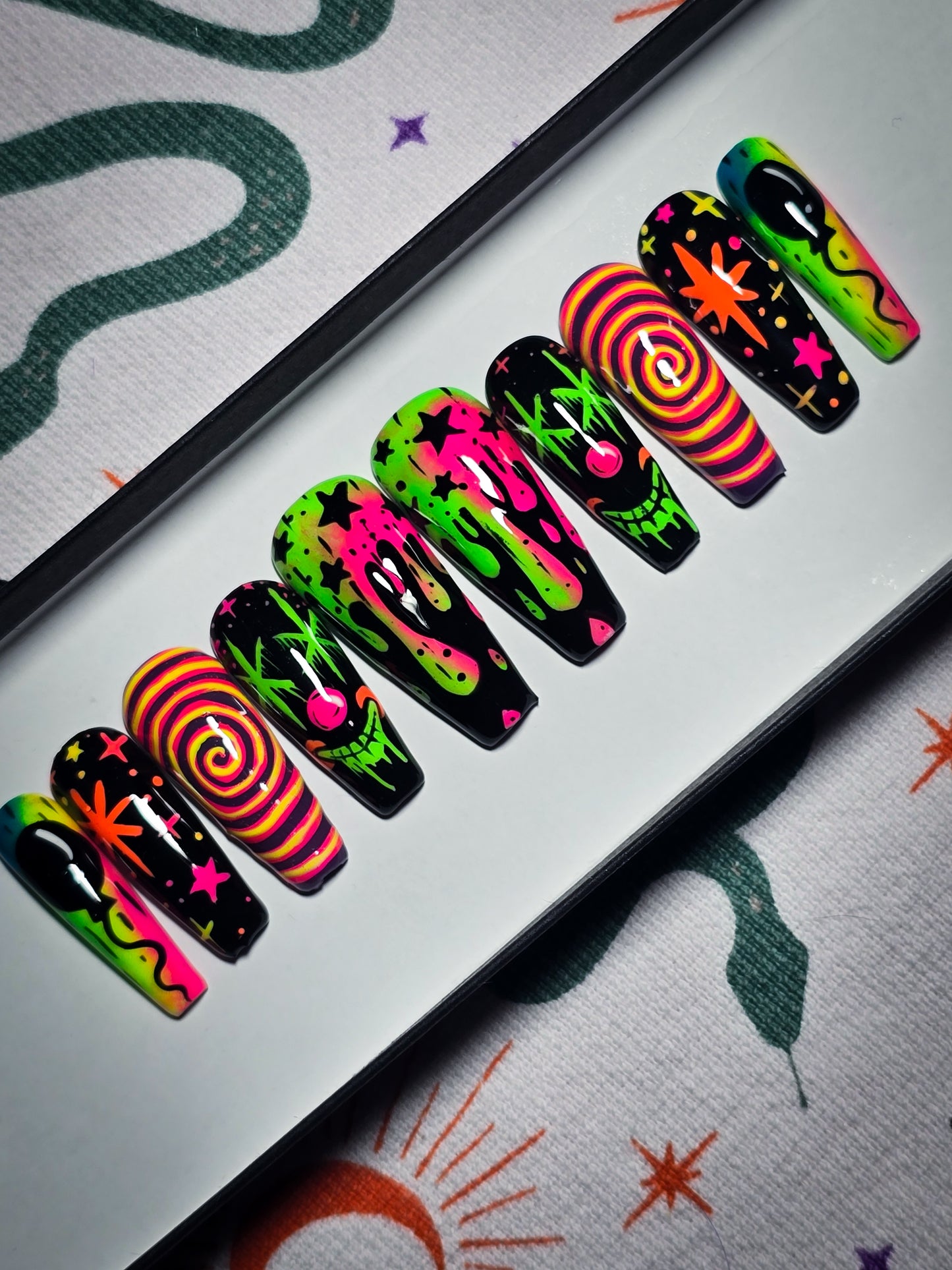 Toxic Circus Press on Nail Set