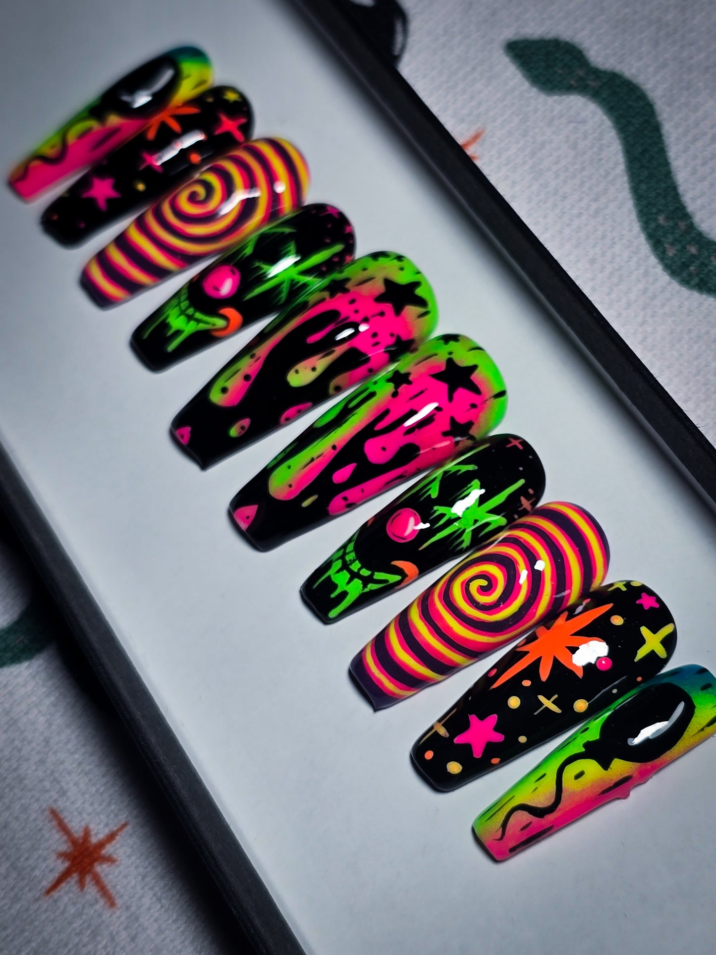 Toxic Circus Press on Nail Set