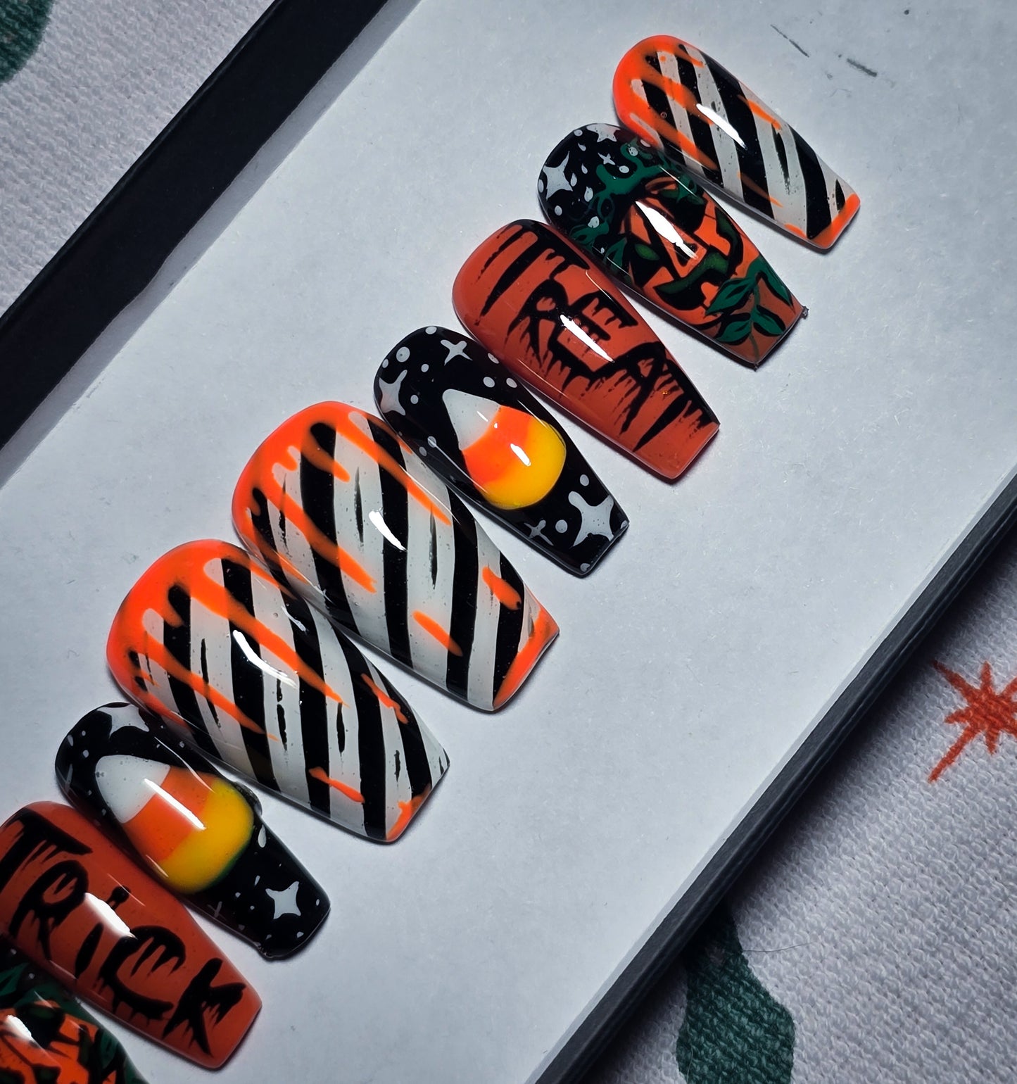 Halloween Harvest (Glow in the Dark) Press on Nail Set