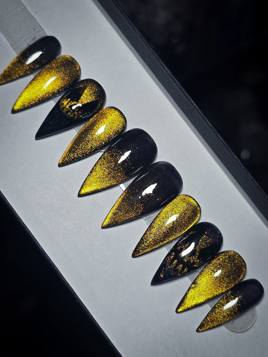 Gilded Ghoul Press on Nail Set