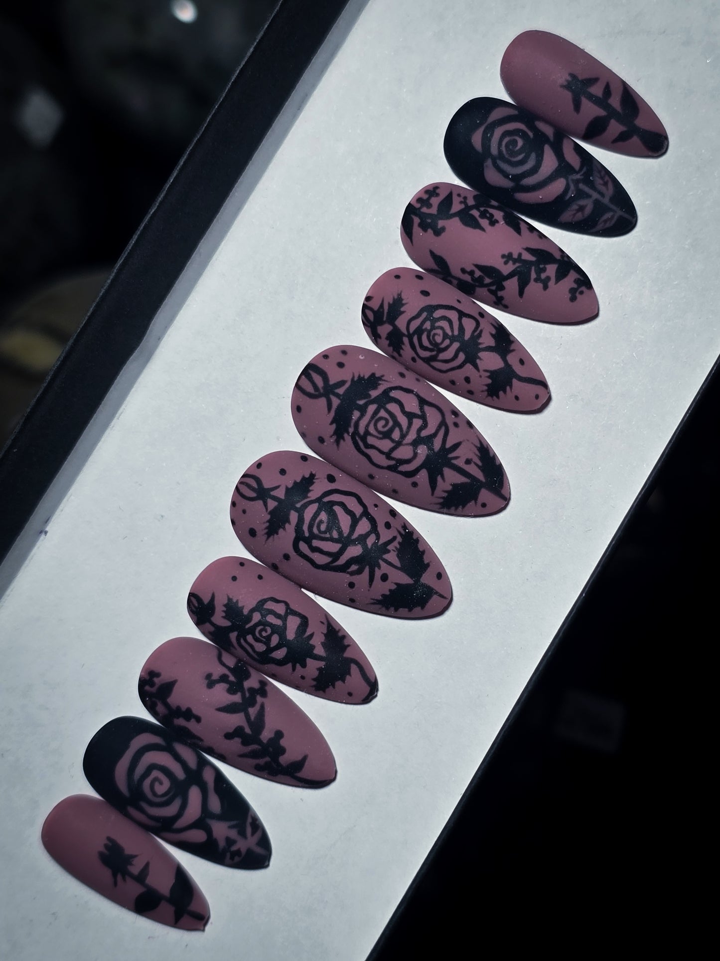 Roses in Ruin Press on Nail Set