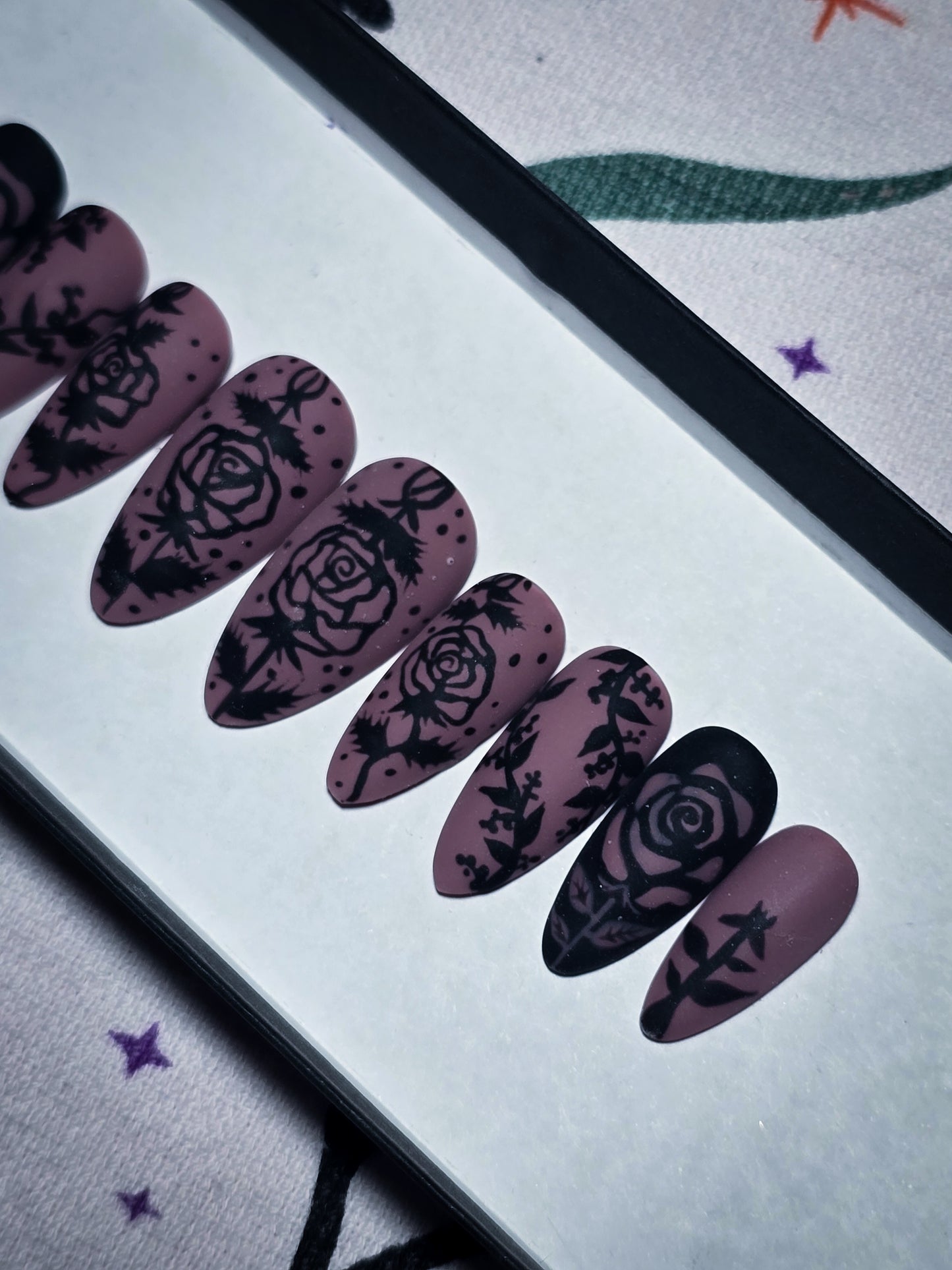 Roses in Ruin Press on Nail Set