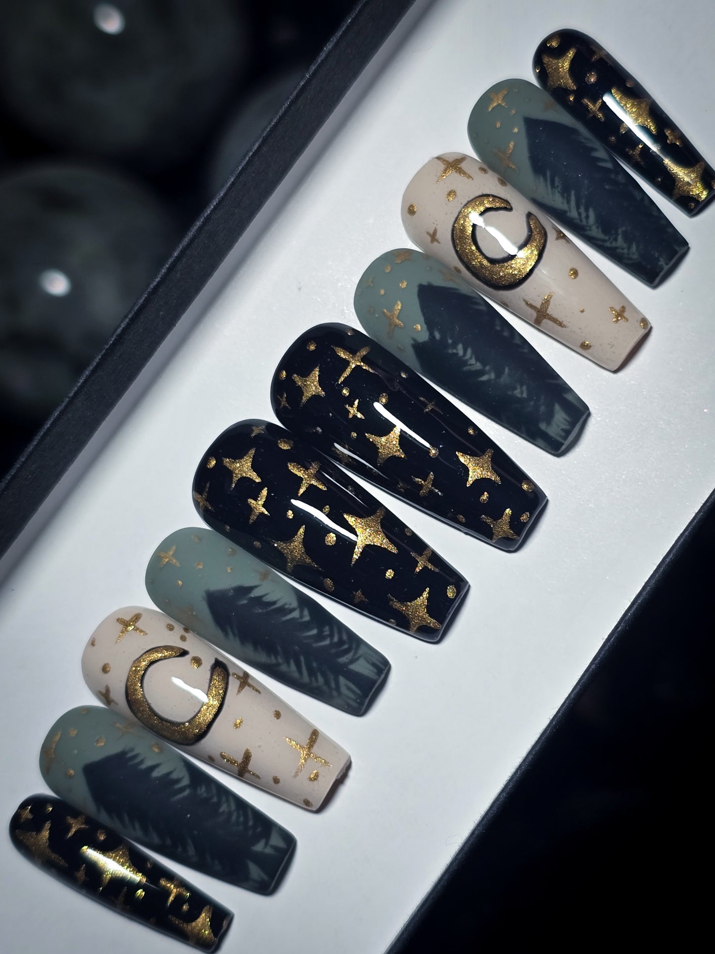 Moonlit Pines Press on Nail Set