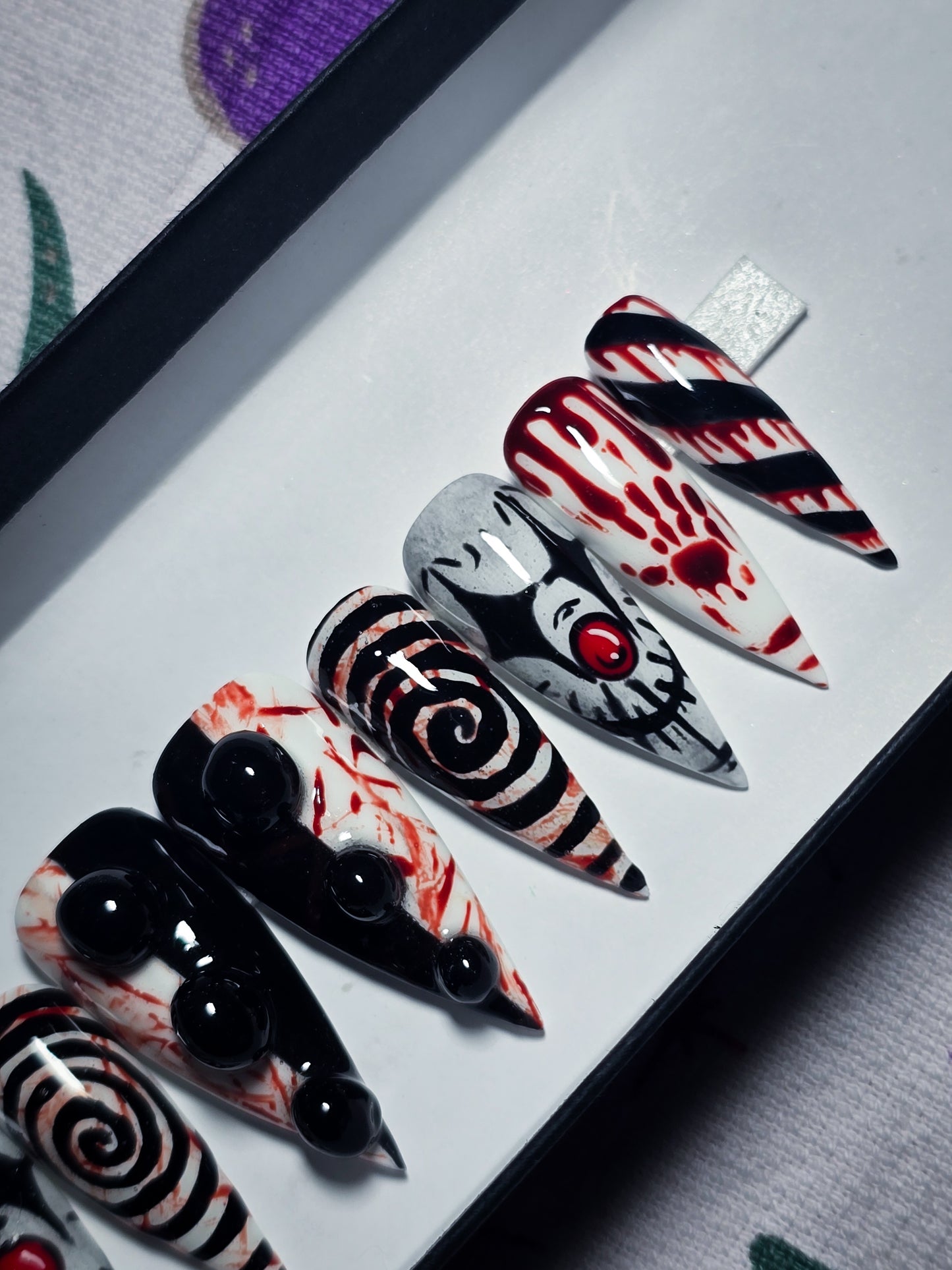Slasher Circus Press on Nail Set