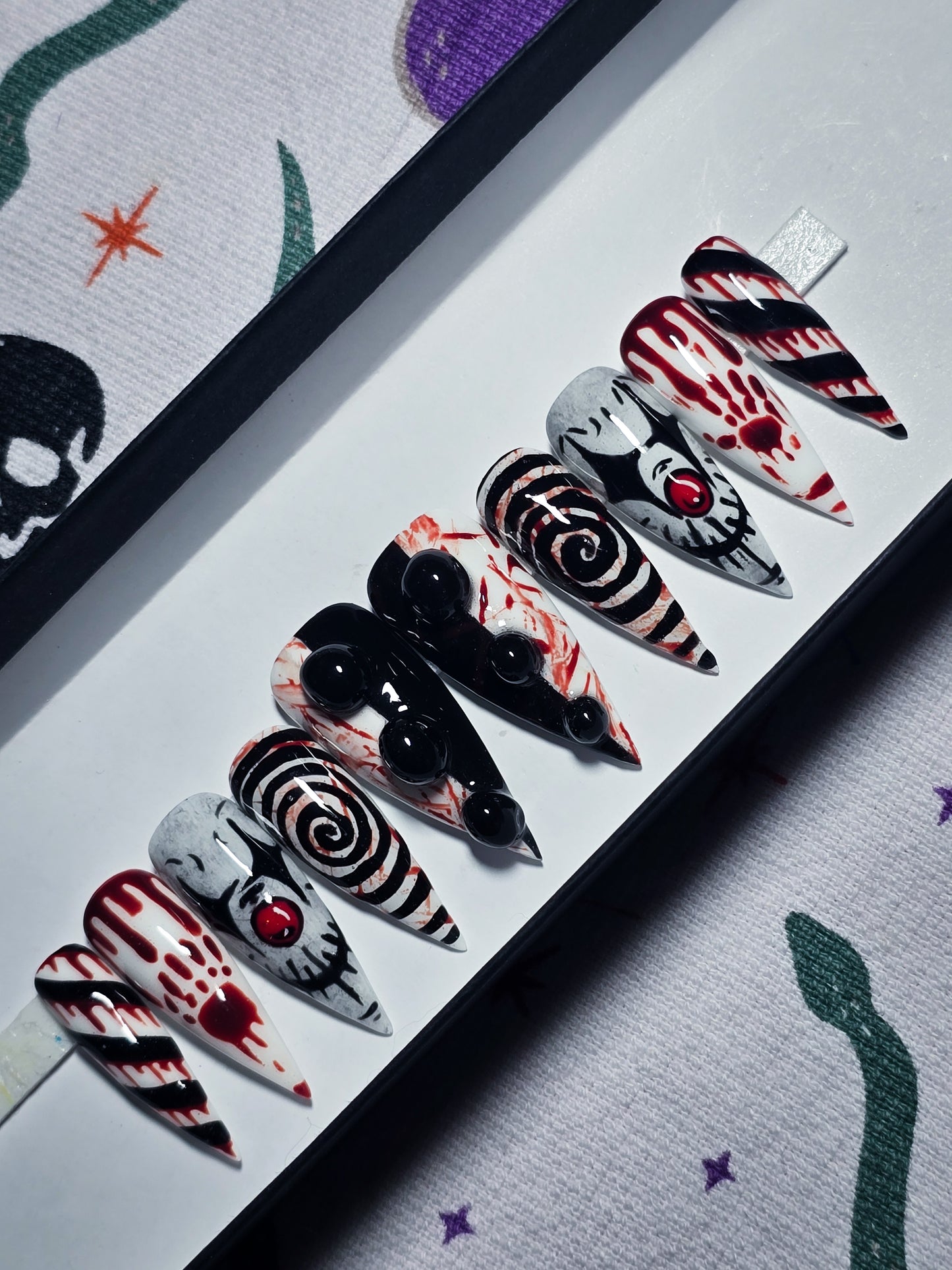 Slasher Circus Press on Nail Set