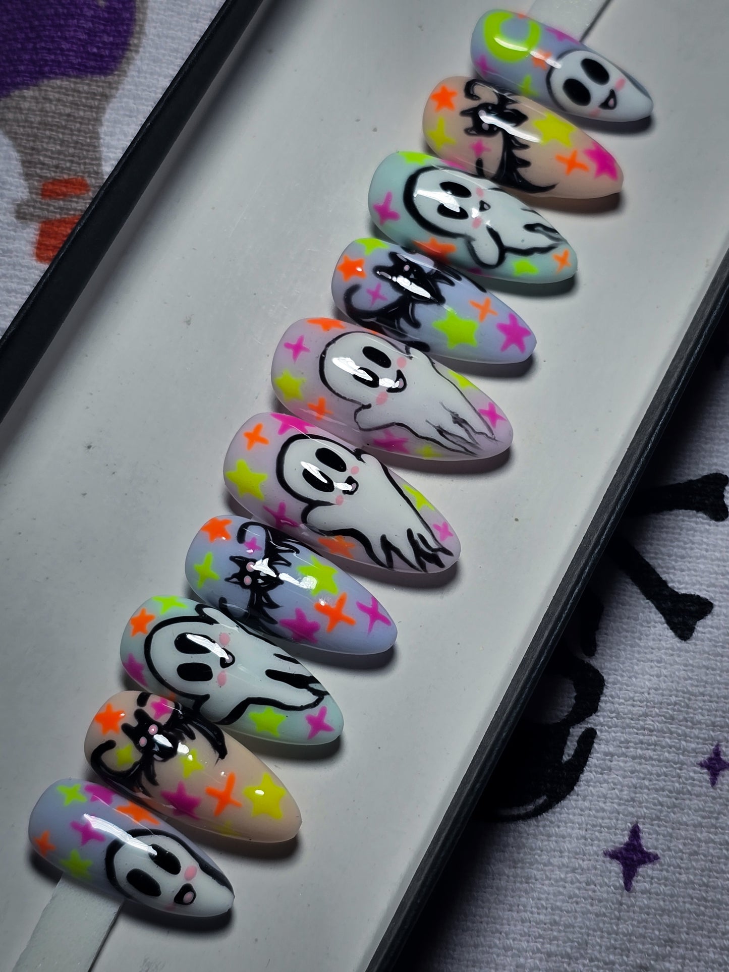 Mood Boos (Thermal Reactive & Glow in the Dark) Press on Nail Set