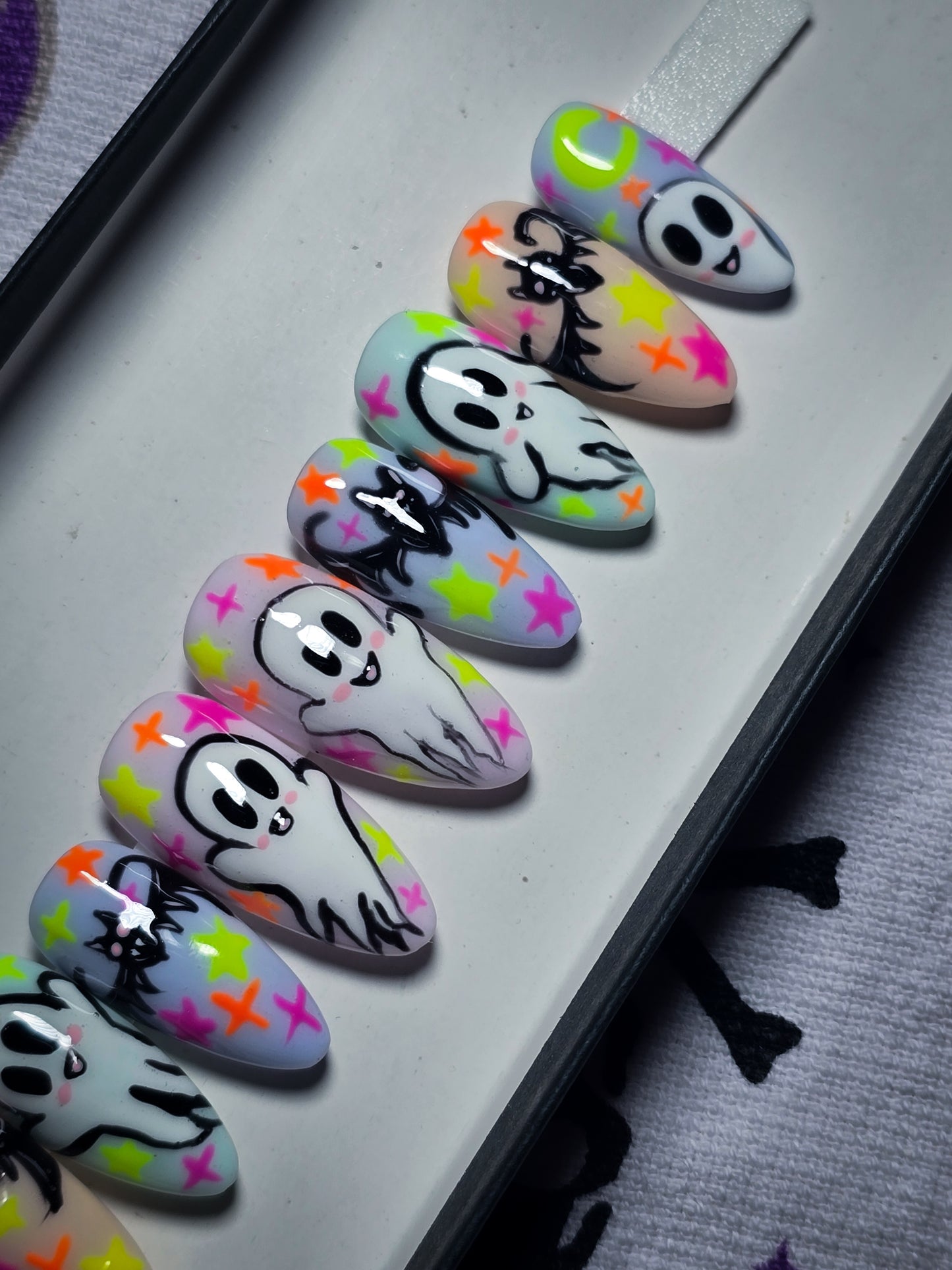 Mood Boos (Thermal Reactive & Glow in the Dark) Press on Nail Set