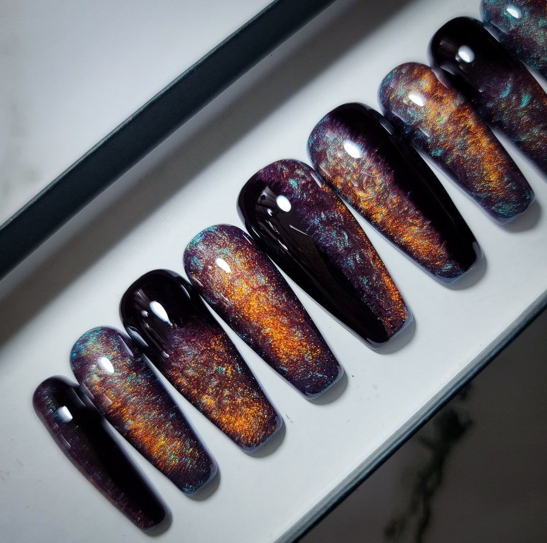 Behind The Crimson Door Press on Nail Set