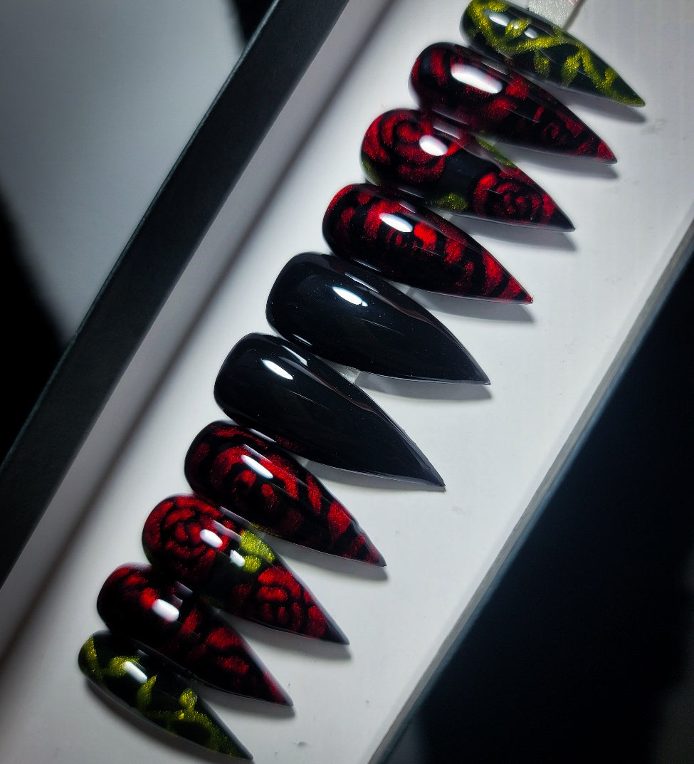 Romance Press on Nail Set