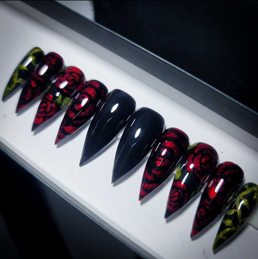 Romance Press on Nail Set