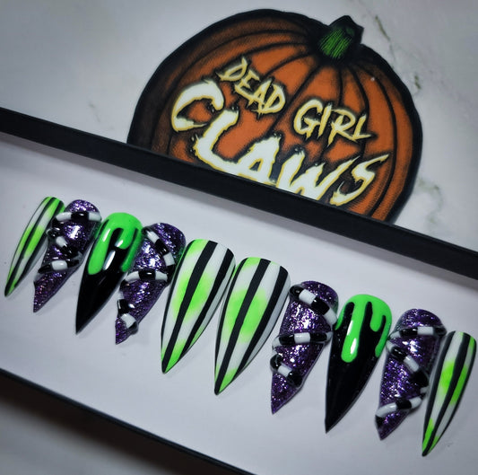 Ghoulish (Glow in the Dark) Press on Nail Set