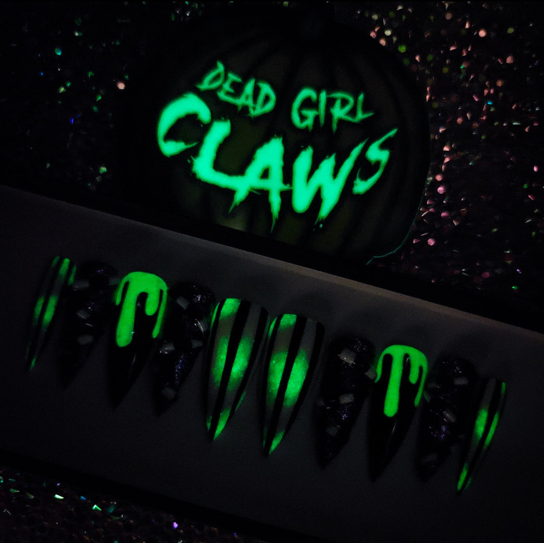 Ghoulish (Glow in the Dark) Press on Nail Set