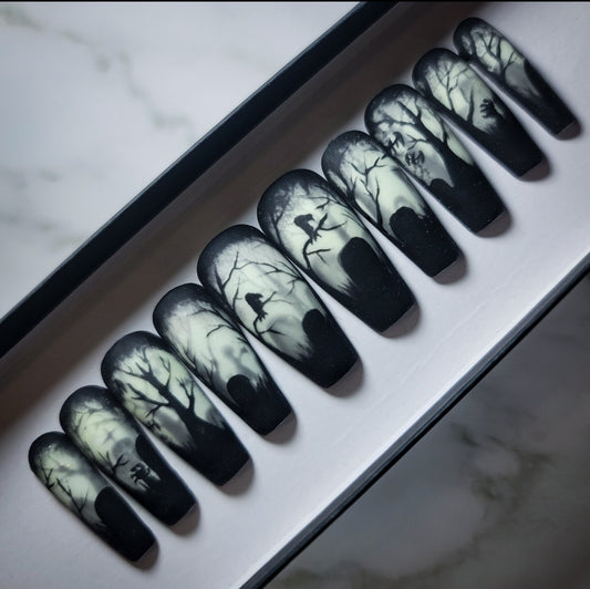 They're coming (Glow in the Dark) Press on Nail Set