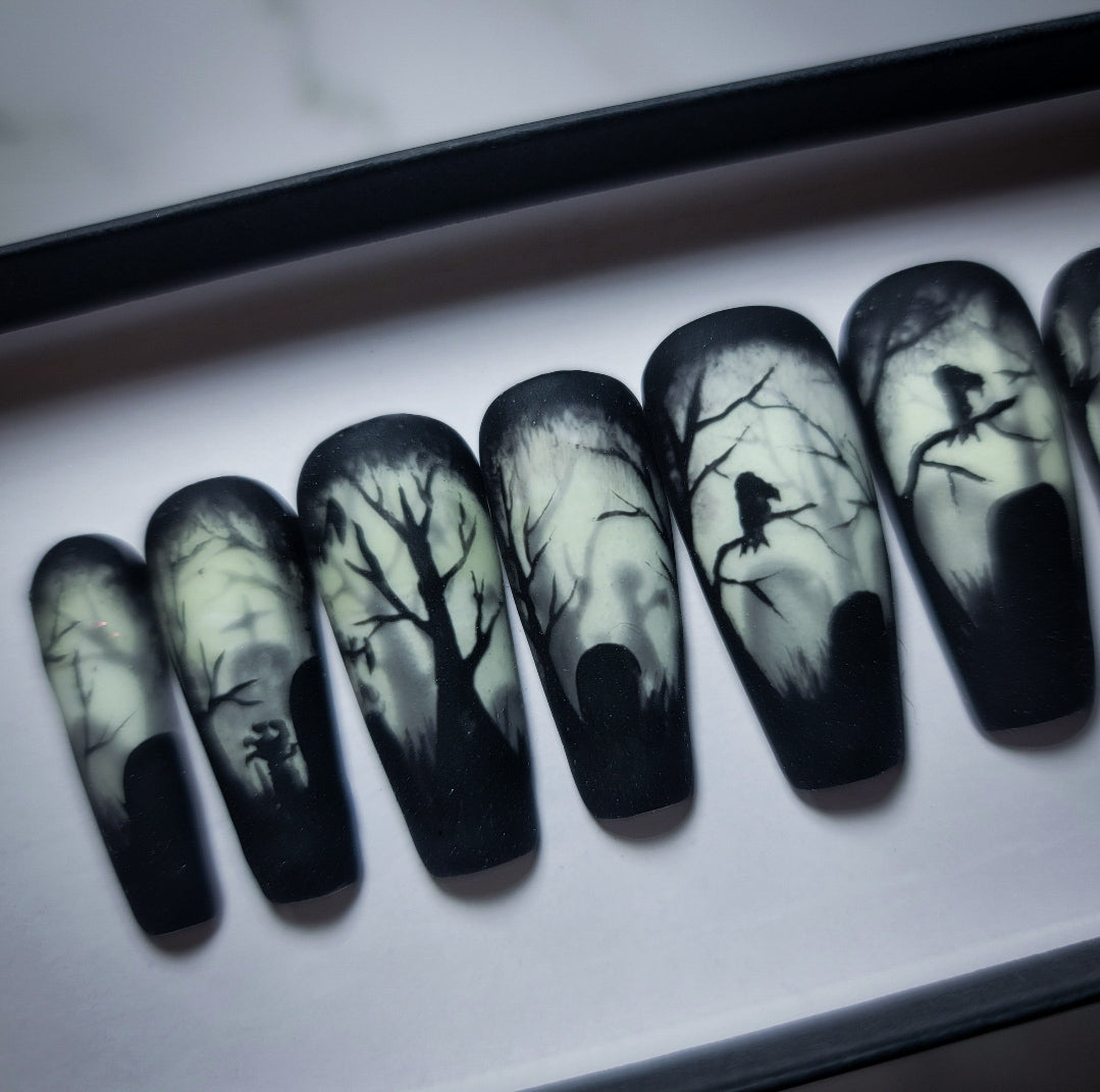 They're coming (Glow in the Dark) Press on Nail Set