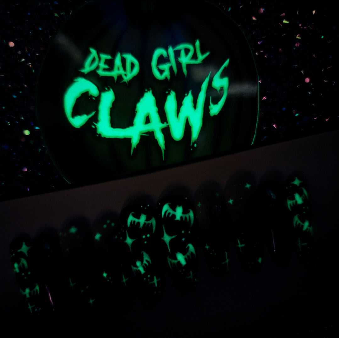Creature Of the Night (Glow In the Dark) Press on Nail Set