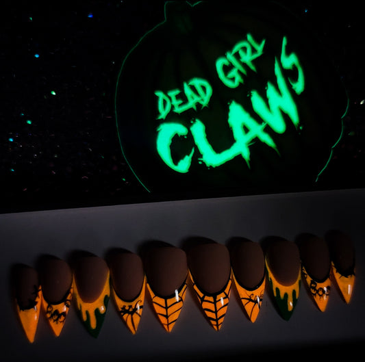 Spooky Queen (Glow in the Dark) Press on Nail Set