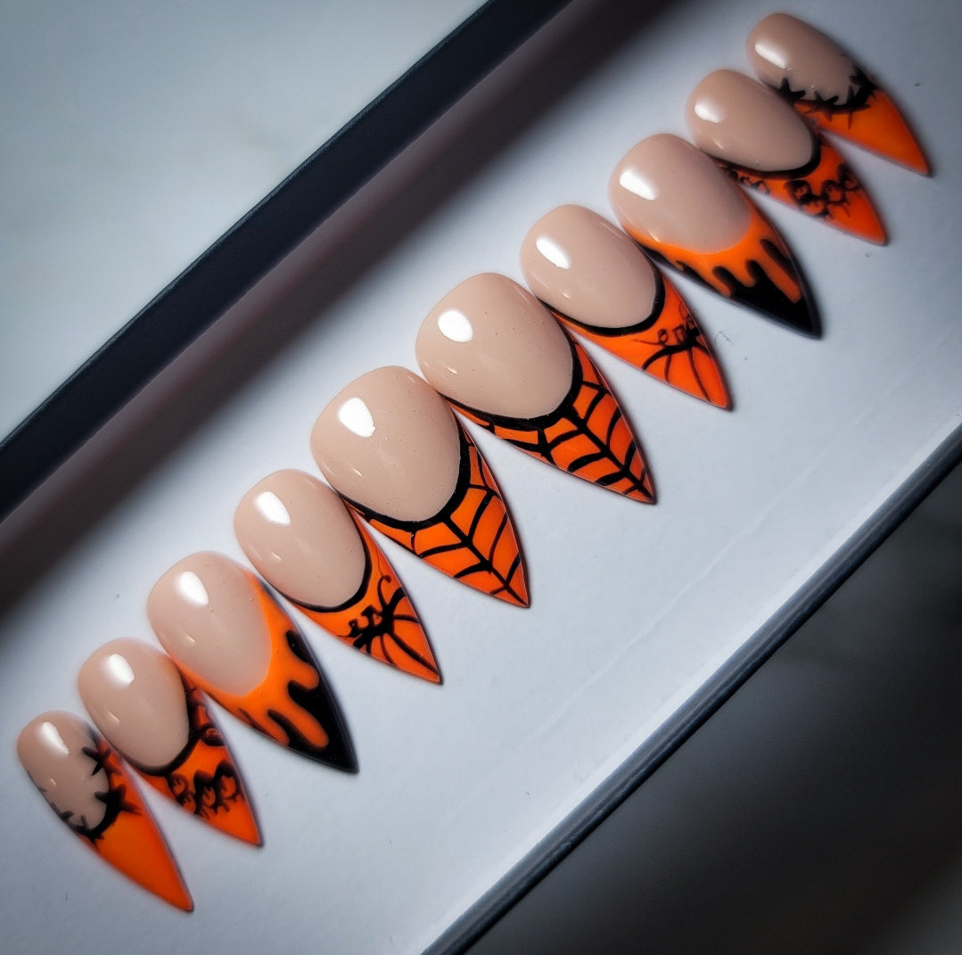Spooky Queen (Glow in the Dark) Press on Nail Set