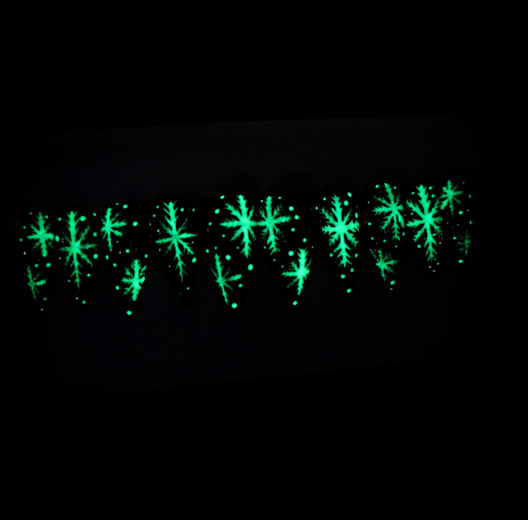 Snowfall (Glow in the Dark) Press on Nails