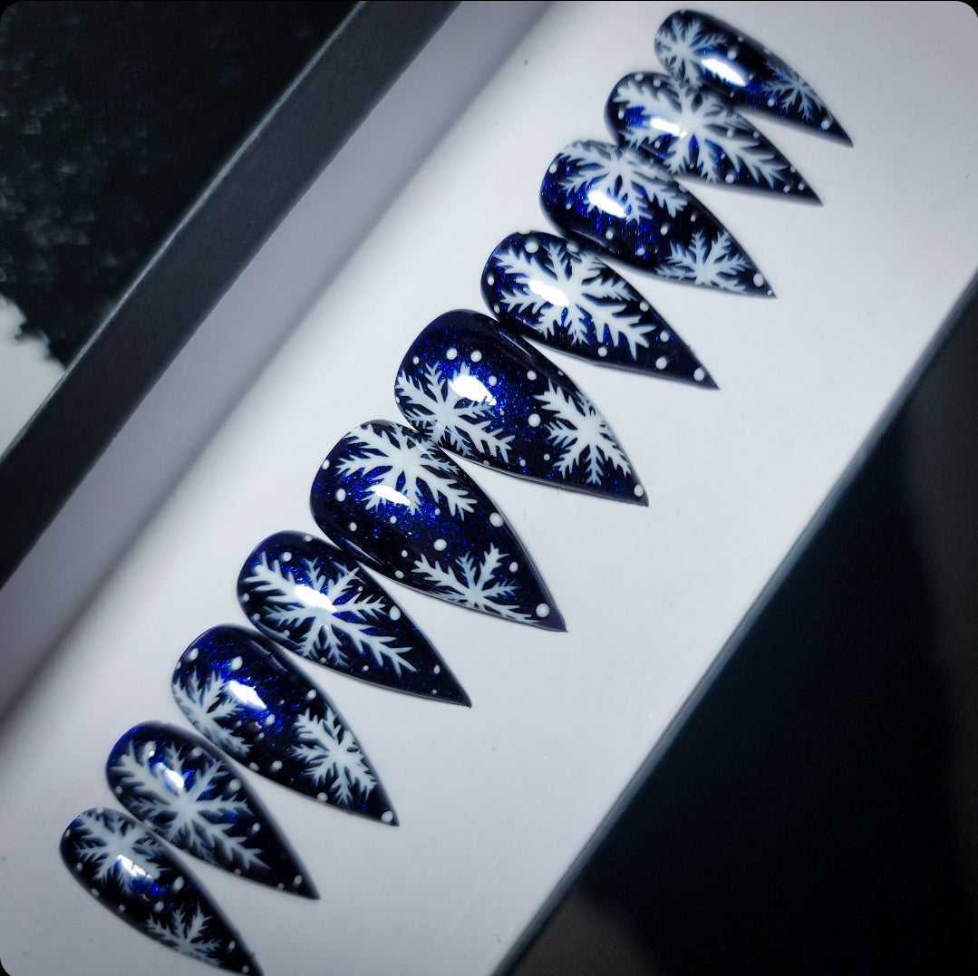 Snowfall (Glow in the Dark) Press on Nails