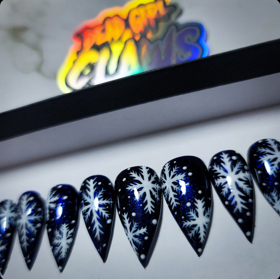 Snowfall (Glow in the Dark) Press on Nails