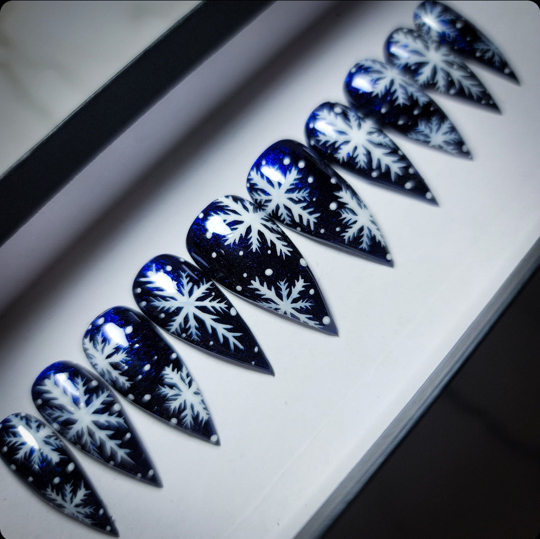 Snowfall (Glow in the Dark) Press on Nails