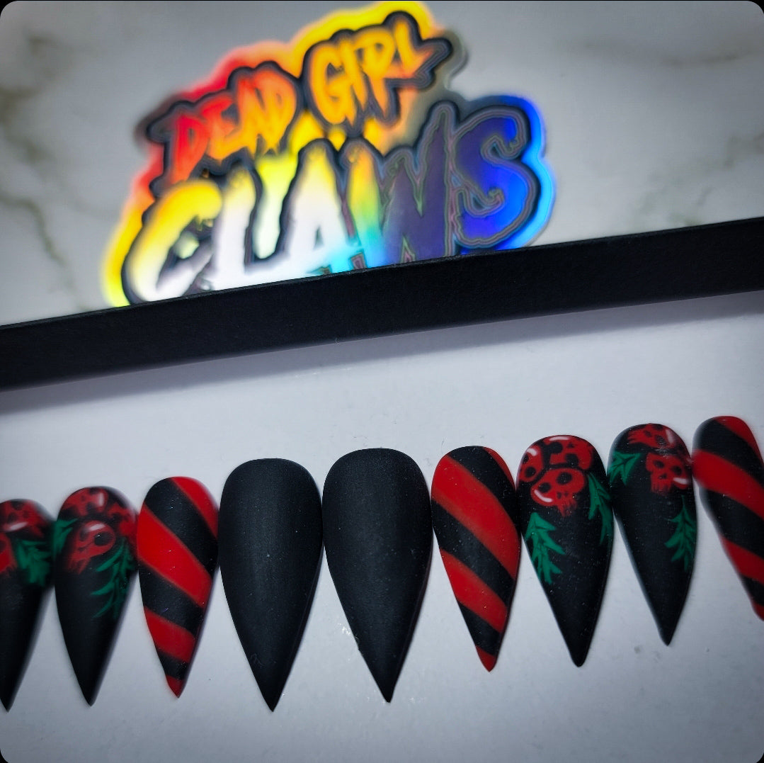 Season's Creepings Press on Nail Set