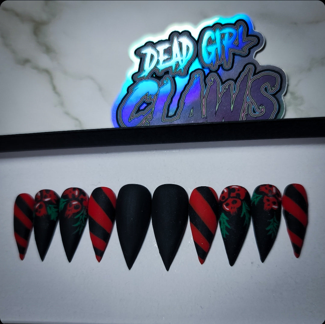 Season's Creepings Press on Nail Set