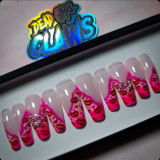 Kiss Me Press on Nail Set