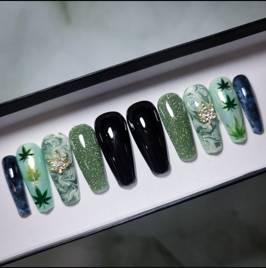 Kush Queen Press On Nail Set