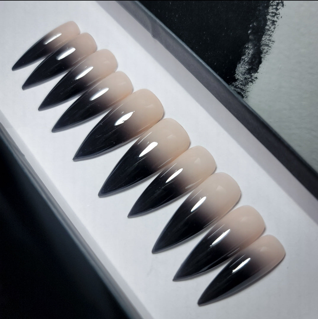 Gothika Press on Nail Set